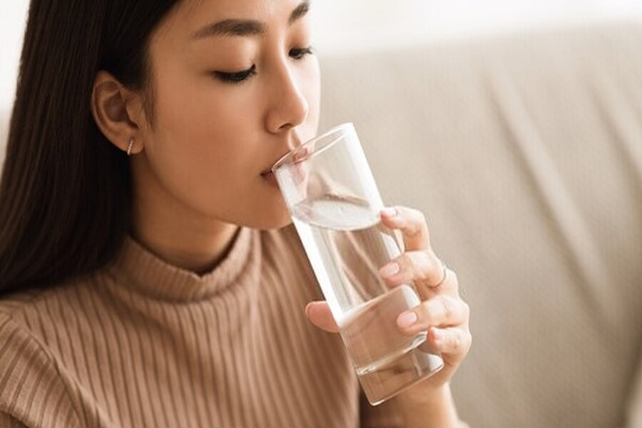 Uống nước giúp mắt khỏe